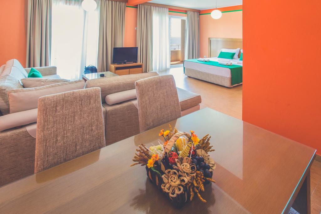 Apartments Deus Добра-Вода Экстерьер фото