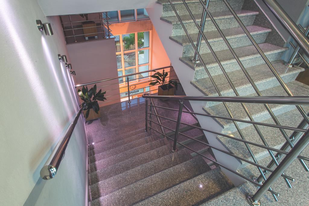 Apartments Deus Добра-Вода Экстерьер фото